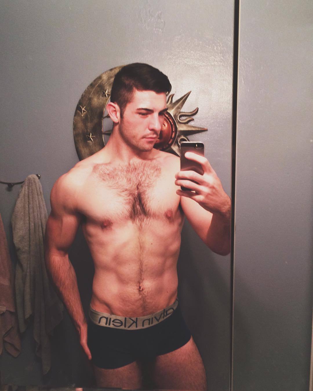 malefeed:   andrewhell3691: Tbt to always a clean face and many mirror selfies 😂😂😂