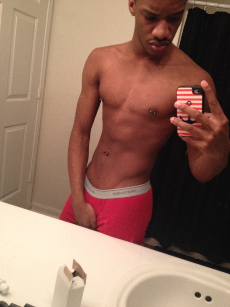 gdr1:  coolkiddambition:  🔴🔴🔴 red light   Creme d’ la’ Creme