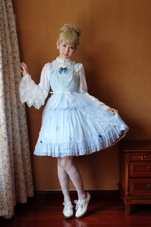 I coordinated one dress in three fairytale-inspired outfits! They are Alice, Cinderella and Eliza fr