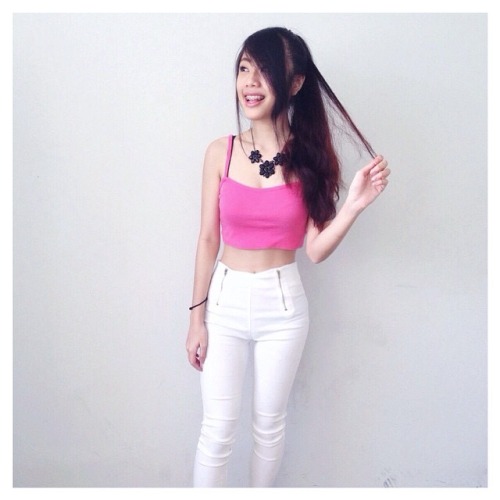 sginstagirls: Follow @sginstagirls for more updates!  Sharing is caring! Thanks! Anyone know this gi