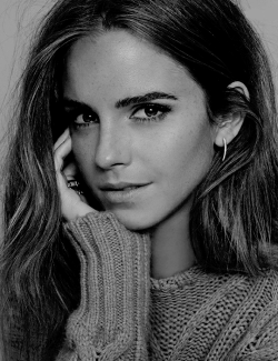 alycia-jasmins:  Emma Watson photographed by Bernardo Doral for ELLE Spain // October 2015. 