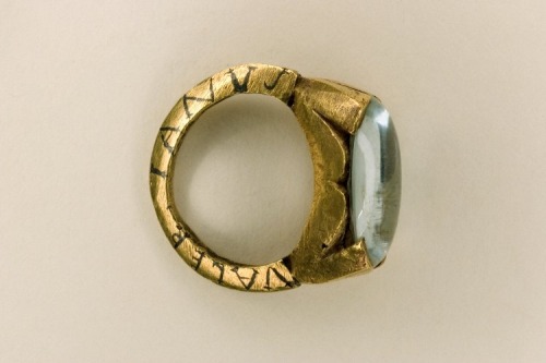 records-of-fortune:Gold wedding-ring set with a stone of aquamarine. The names Valerianus and Patern