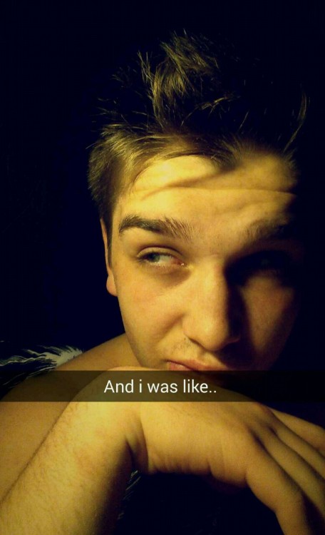 nakedguysfromkik:  Hello snapchaters!