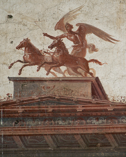 kaiserohnepurpur: Victoria on her chariot, Fourth style. A.D. 50—79. Herculaneum, Hall of the 