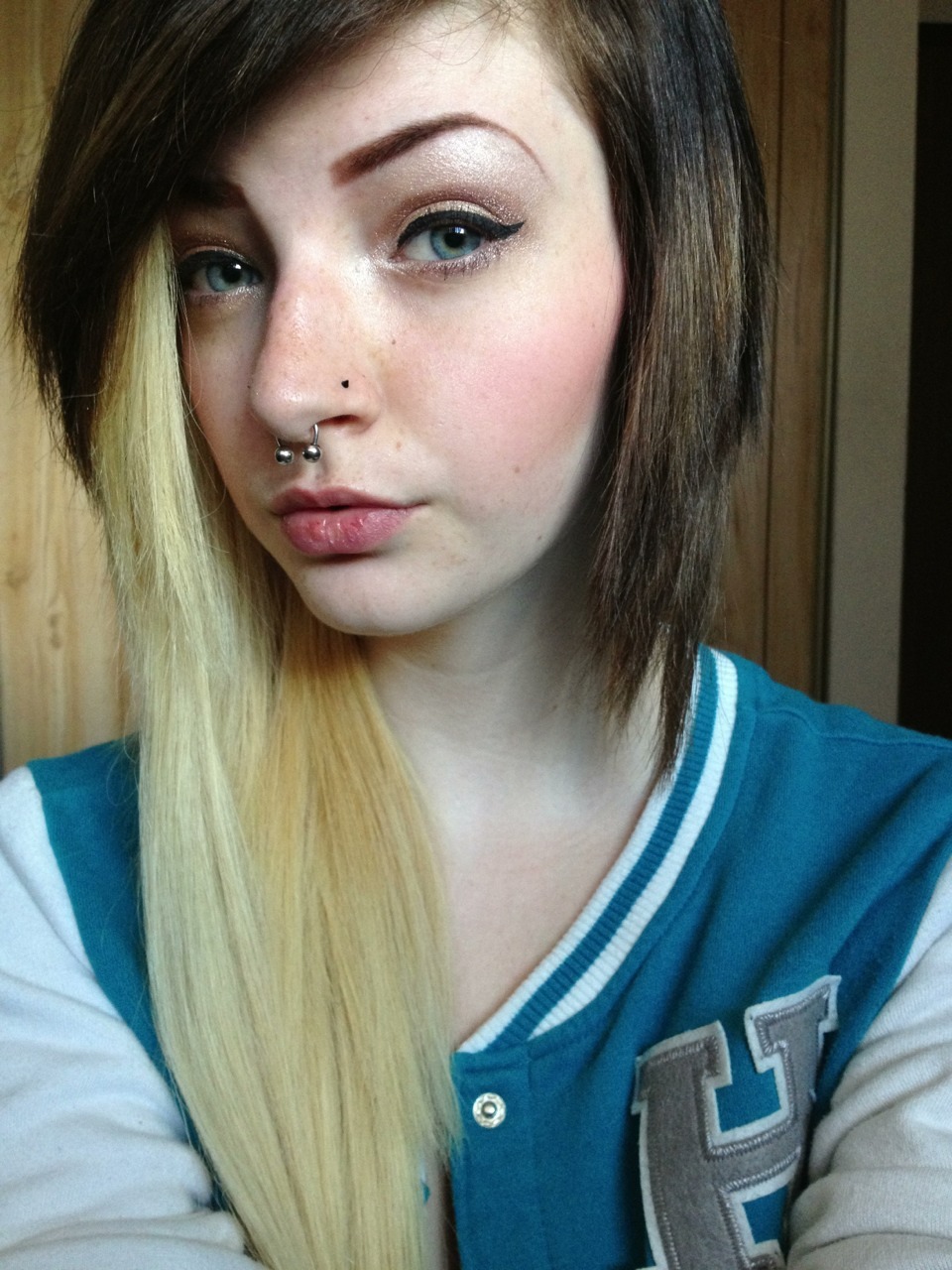 niqqa-is-a-w-anchor:  I wish I had porcelain skin but I don’t, I have so many freckles