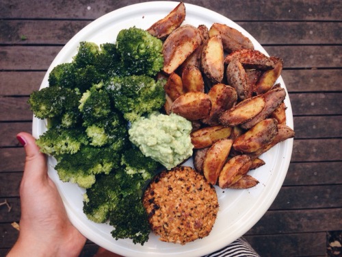 aspoonfuloflissi:  Dinner is served: potato wedges (carbs), a soy patty (protein), broccoli (veg + p