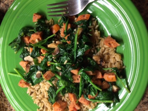 Healthy Chicken Sausage and Spinach - recipe under the cut2 cups Uncle Ben’s Ready Rice &ndash