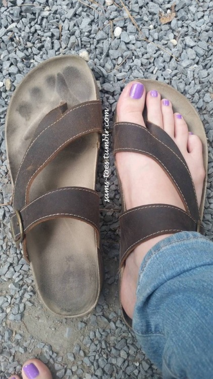 sams-toes: Found some photos left on my phone ^~^I still have these sandals and intend on wearing th