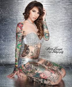 womenwithink:@angela_mazzanti by @jennaphotog #womenwithink #womenwithtattoos #blackwork #backtattoo #sacredgeometry #ink #inkedmodels #inked #inkedgirls #inkedwomen #tattoo #tattoos #tattooed #tattooedgirls #tattooedwomen