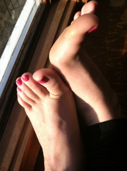 kissabletoes:  I want to feel you lick from