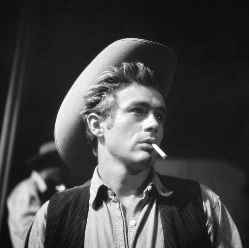 wehadfacesthen:  James Dean, 1955, photographed on the set of Giant