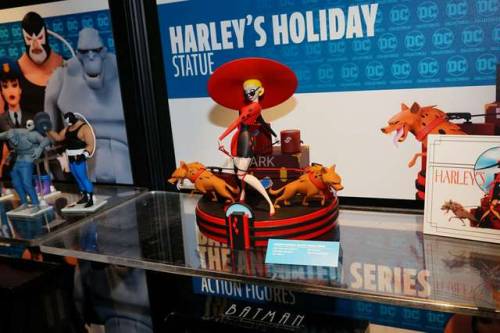 DC Collectibles: Harley’s Holiday Harley Quinn Statue