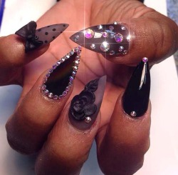 Chanel-And-Louboutins:queenofnails