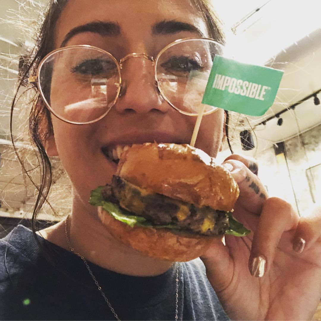 Just a little bit obsessed with these late night bites lately 🍔💕 (at Umami