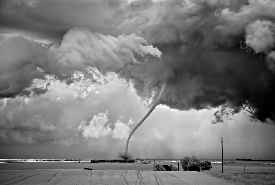 leslieseuffert:   Mitch Dobrowner has chased storms since 2009, photographing monsoons,