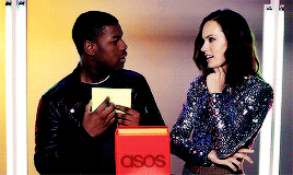 tfa:@john_boyega: @daisyridley why am I seeing so many selfies of you on my phone looolooooool ooooo