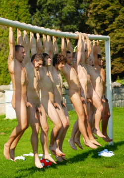 i-lads:  Naked cross bar challenge