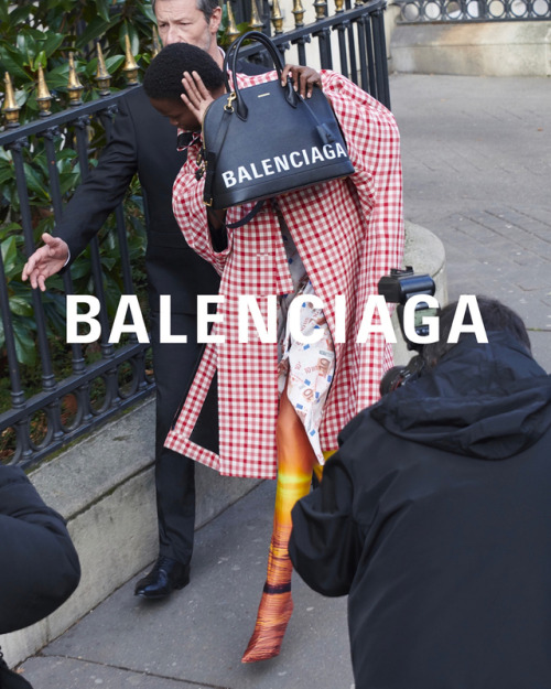 midnight-charm: Photography by Sébastien Valiela for Balenciaga Spring / Summer 2018Fashion E