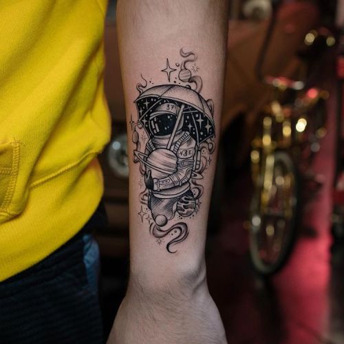 ig: sebastian_tattoo blackw;planets;space;umbrella;wrist