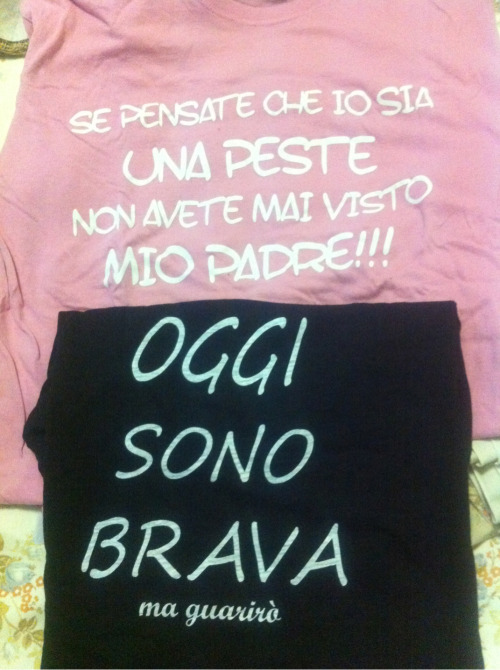 In rosa, regalo di Padre.
In nero, regalo di Madre.
La prova tangibile che sono effettivamente stata adottata.