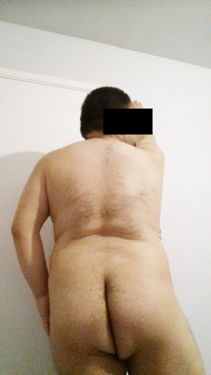captain-lightershadeofbrown:  Ok, I know I said inhibitions are over rated lol.  But this is my first post.  I can’t give my face away too.  Anyway hope you enjoy my pics.  More to come :) 