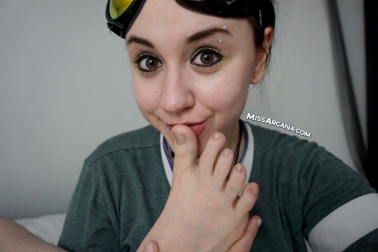 themissarcana:  After a fresh pedicure have you ever noticed how fucking soft my