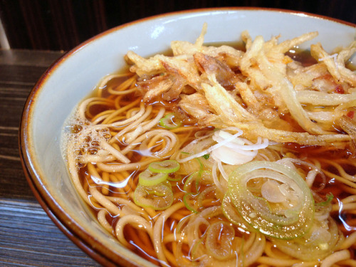 fuckyeah-japanesefood: Soba with a mixed vegetable tempura from Monju @ Asakusa by Fuyuhiko on Flick