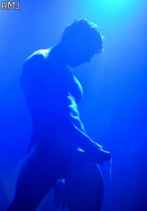 karlnjboy33:  HUSTLABALL - NEW YORK  WHAT A LUCKY HOE !!! 