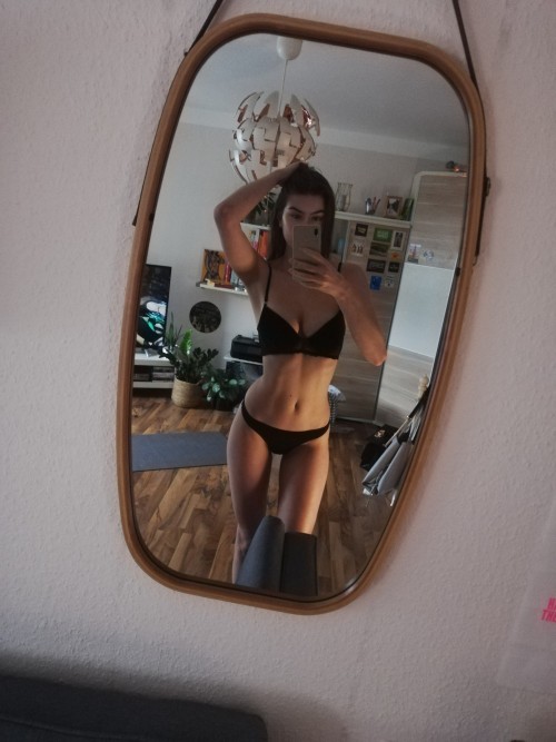 bbygirl-in-lace:Just looked through my old noods and wow was I skinny 2 to 3 years ago!! I mean - I’m obviously still skinny, but it’s interesting to see how my body has changed🤗