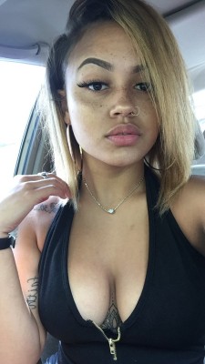 ashleylovesblackmen: blackedwhitegirl:  Reblog if you think black/white mixed girls are gorgeous!   Absolutely :) 