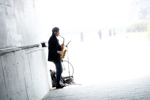 Walk along Kyoto’s Kamo River on a sunny day and you’re sure to pass at least one person practicing 