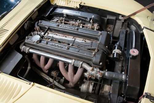 Toyota 2000 GT.