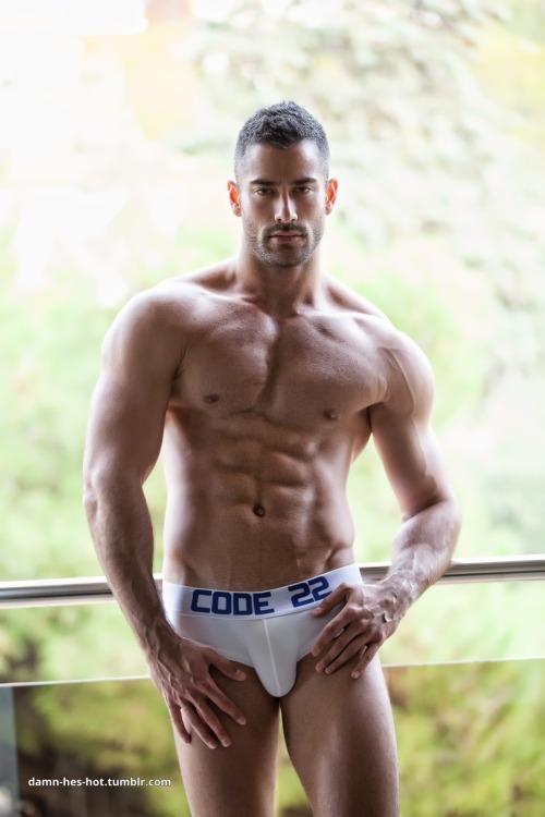 damn, he's hot!