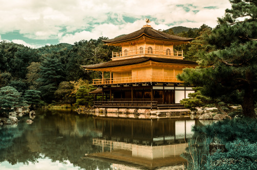 Kinkaku-ji by mcdoriansVia Flickr:Probably all Kyoto tourist have taken this shot. Thats why I tri