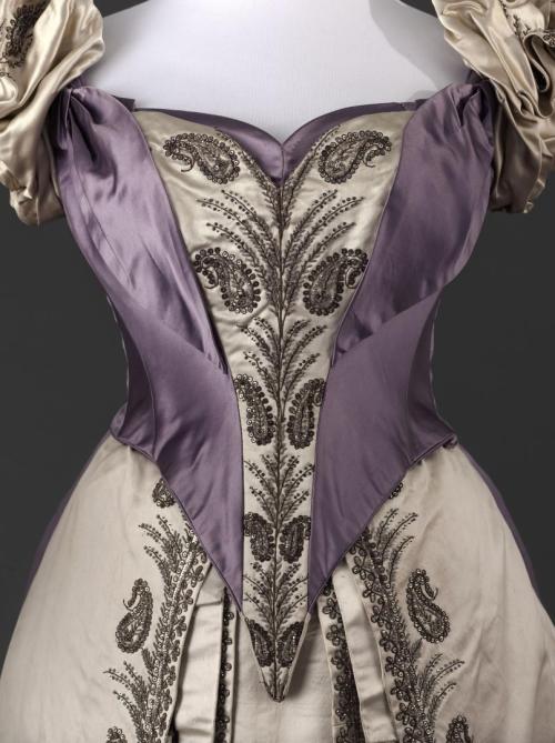 fashionsfromhistory:Robe à transformationHouse of Worth1885-1890Palais Galliera
