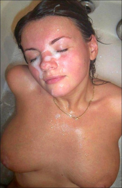 cumshot-hotties:  Brilliant cam site - Link 