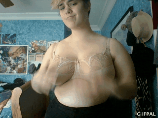 slewdbtumblng:  busty-gumshoe:   hi guys, i was getting ready to leave the house,