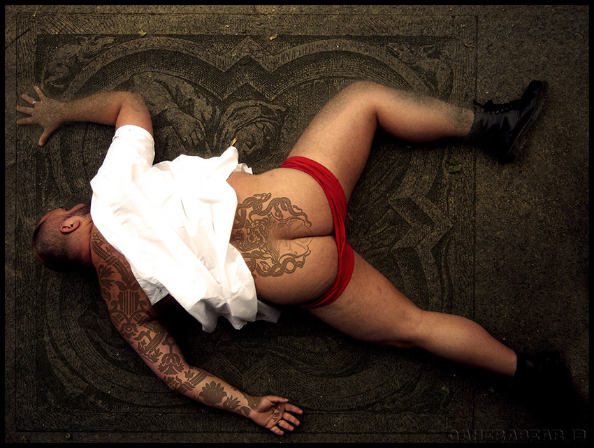 qaherabear:  The Rape (2013). On fait parfois des choses un peu plus sombres… Abandonné