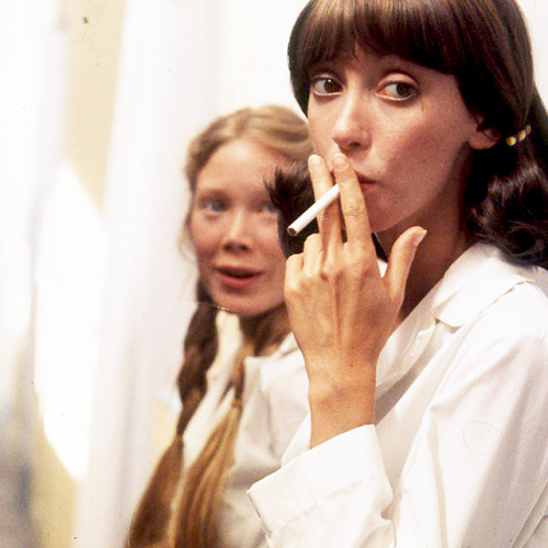 mabellonghetti:Shelley Duvall and Sissy Spacek on the set of “3 Women”, 1977