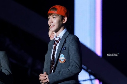 weareone-blog:  [FANTAKEN] 130914 Baekhyun @ MBC Music Core Sky Festival