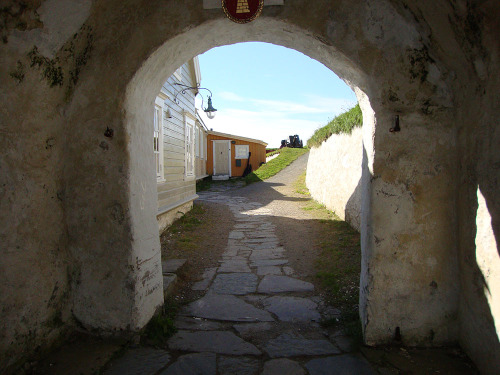 I made a road trip to the island of Vardø where Lymond, Richard Chancellor and co. stopped in 1556 o