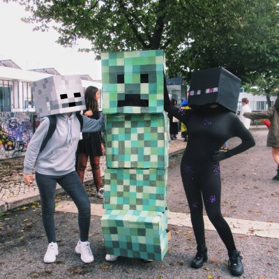 raxi-rex:thr3ap3r:raxi-rex:So a girl from my class dressed up as a Creeper during an english presentationmore highlights CUZ IM IN THE SAME SCHOOLthe gang is hereThe Minecraft school gang is all here
