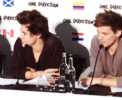 justaboat:lizulkin:x x#ohmygod the transition though #annoyance to fond #he thinks harry’s the cutes