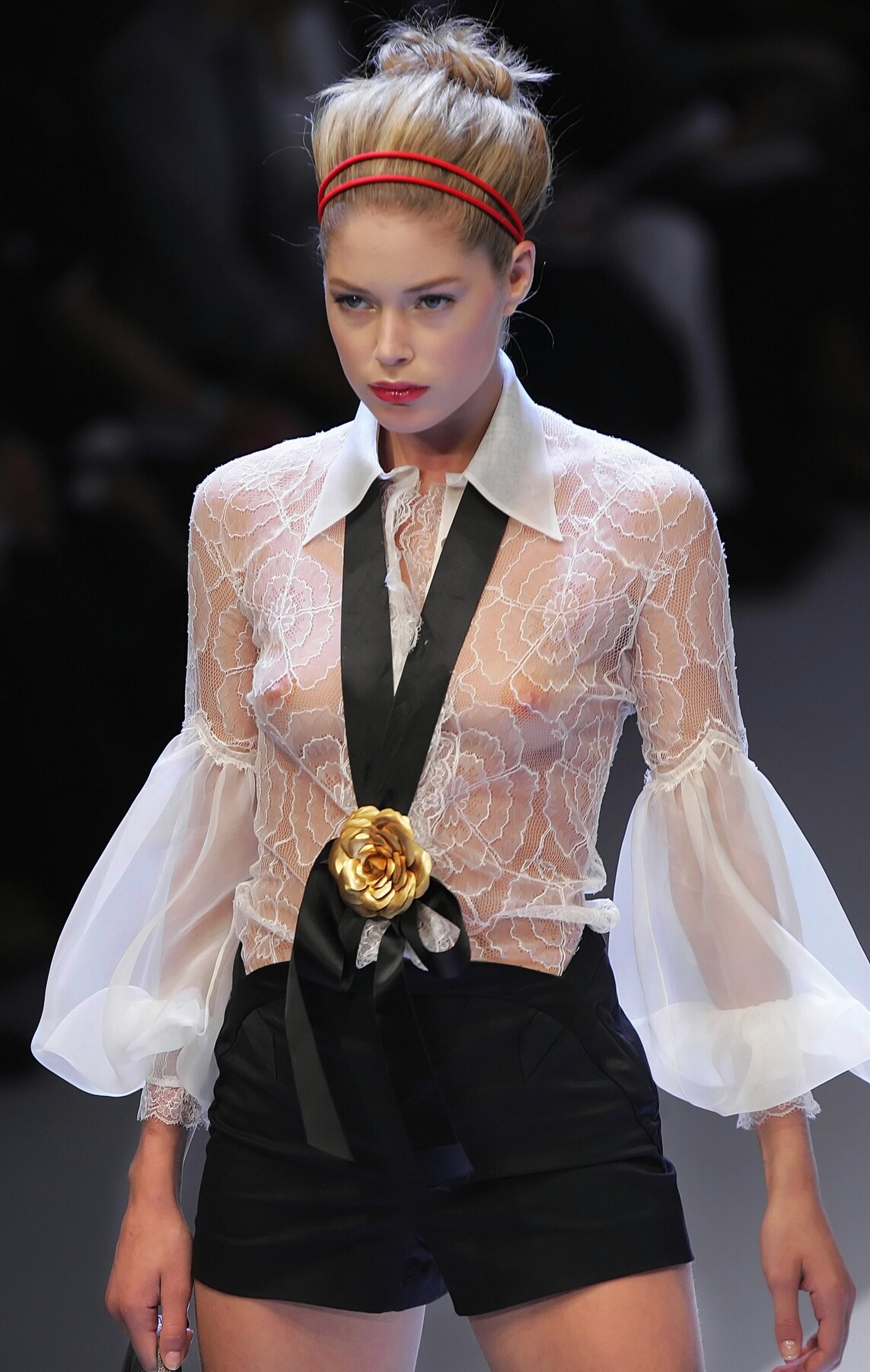 celebsuncovered:  The lovely Doutzen Kroes in the old days