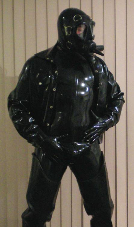 Sex rubberhunk:  Invincible Rubber catsuit and pictures