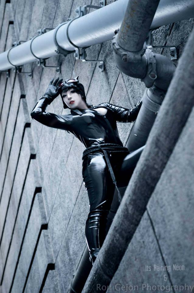 kamikame-cosplay:  Great Cat Woman from DC Comics by Its Raining Neon. Photos by Shape.