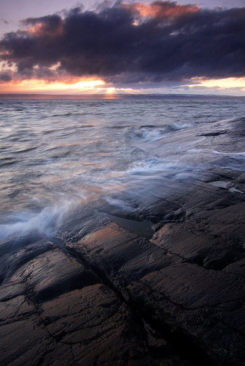 senerii:  Crack in the Crag by *FatalBite 