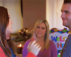 caraphatash:  4/5 Favourite ships: Riassadee Credit to original gif makers 
