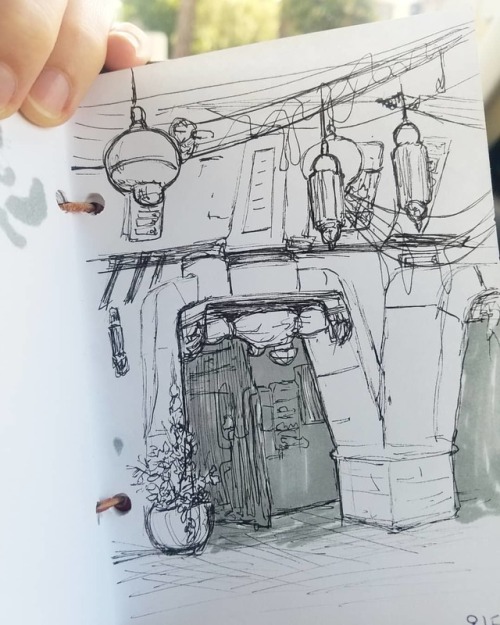 A couple sketches from a Disneyland trip to star wars land last month! Best part was wandering aroun