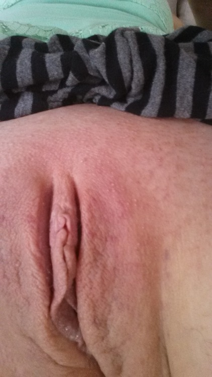 ifonlyshewoulddothis:wifes freshly shaven cunt